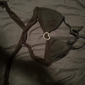 Black bikini